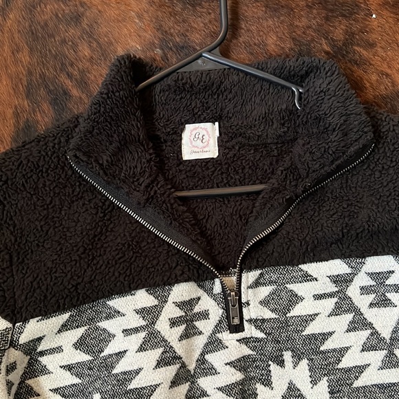 Aztec Sherpa pullover size small - Picture 4 of 5